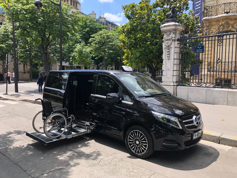 MERCEDES Vito / Classe V Plateforme sous plancher Taxi PMR