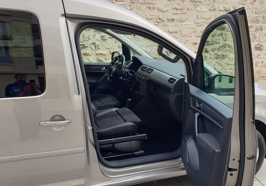 Transports 1 fauteuil roulant VW Caddy Maxi